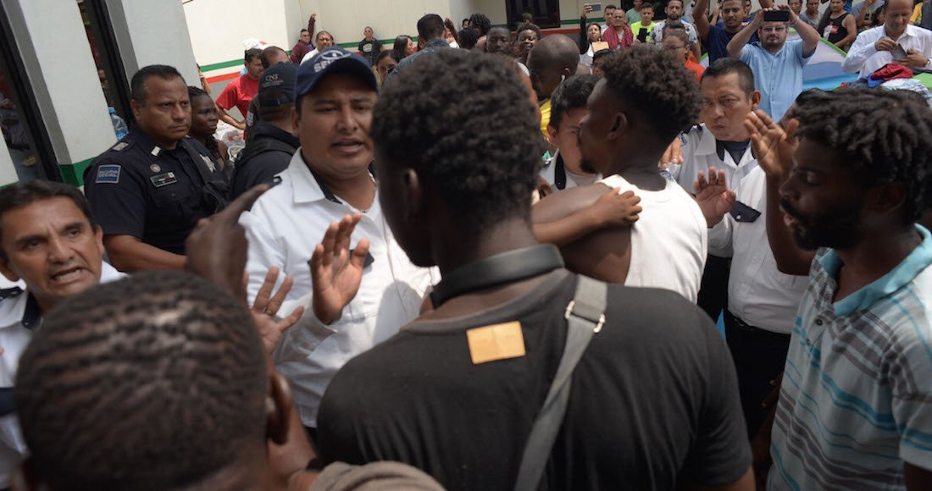 Más de 10 mil migrantes que buscan asilo en EU; reconoce SRE