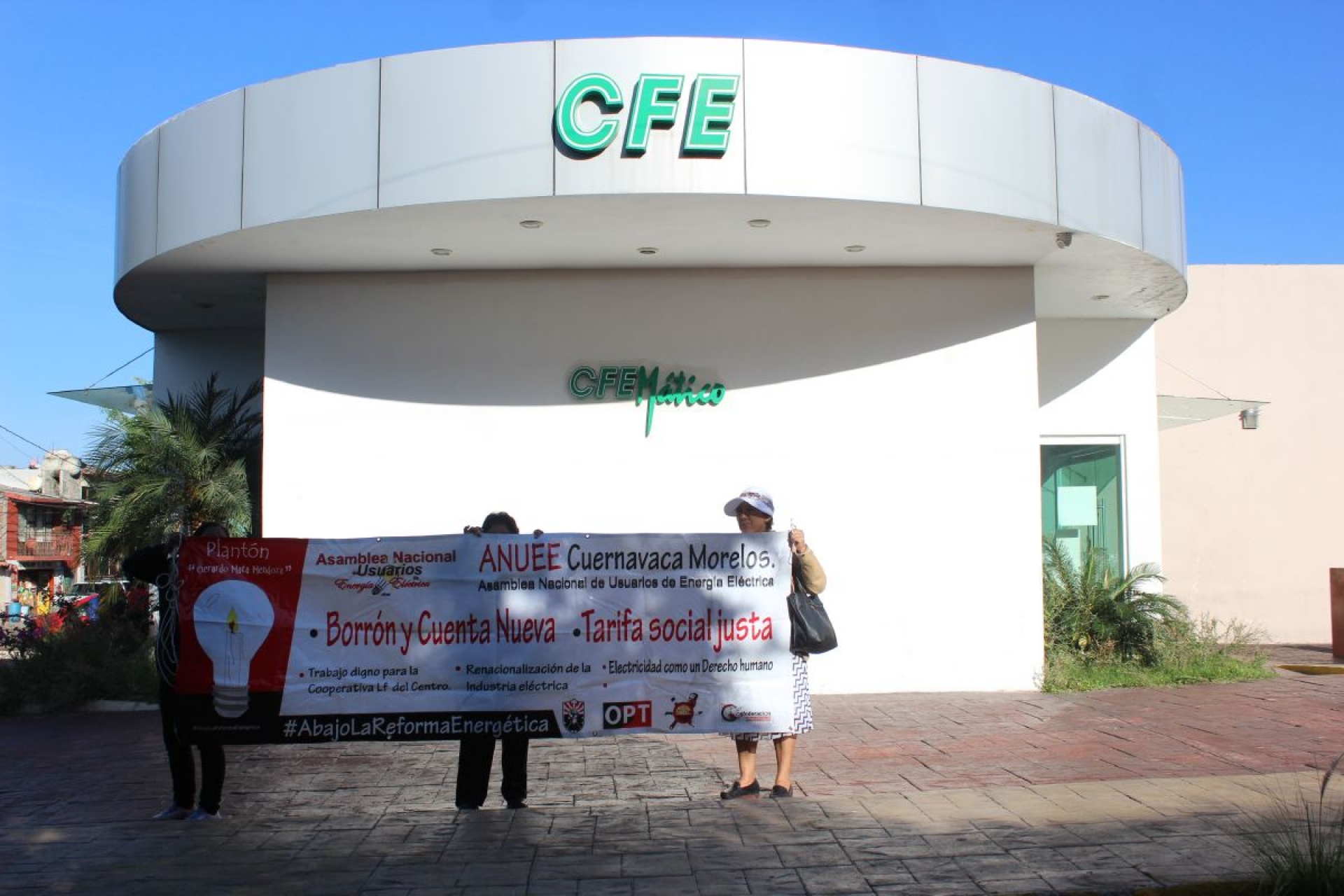 Protestan contra CFE por falta de agua