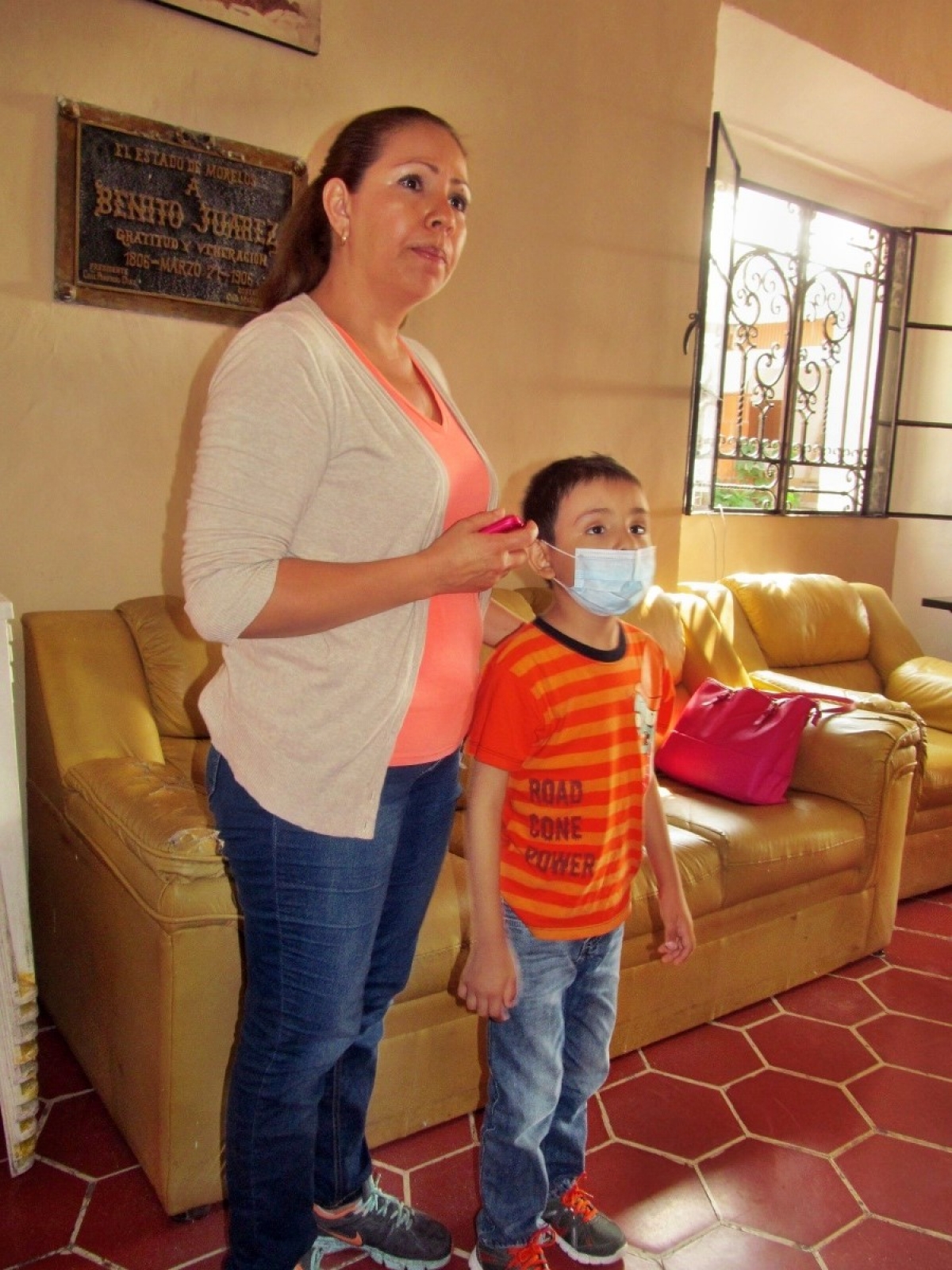 Madre de familia pide apoyo para su hijo