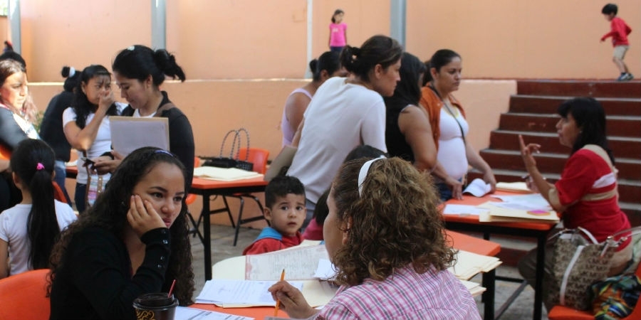 Estudiantes de 200 escuelas regresarán a clases en instalaciones provisionales