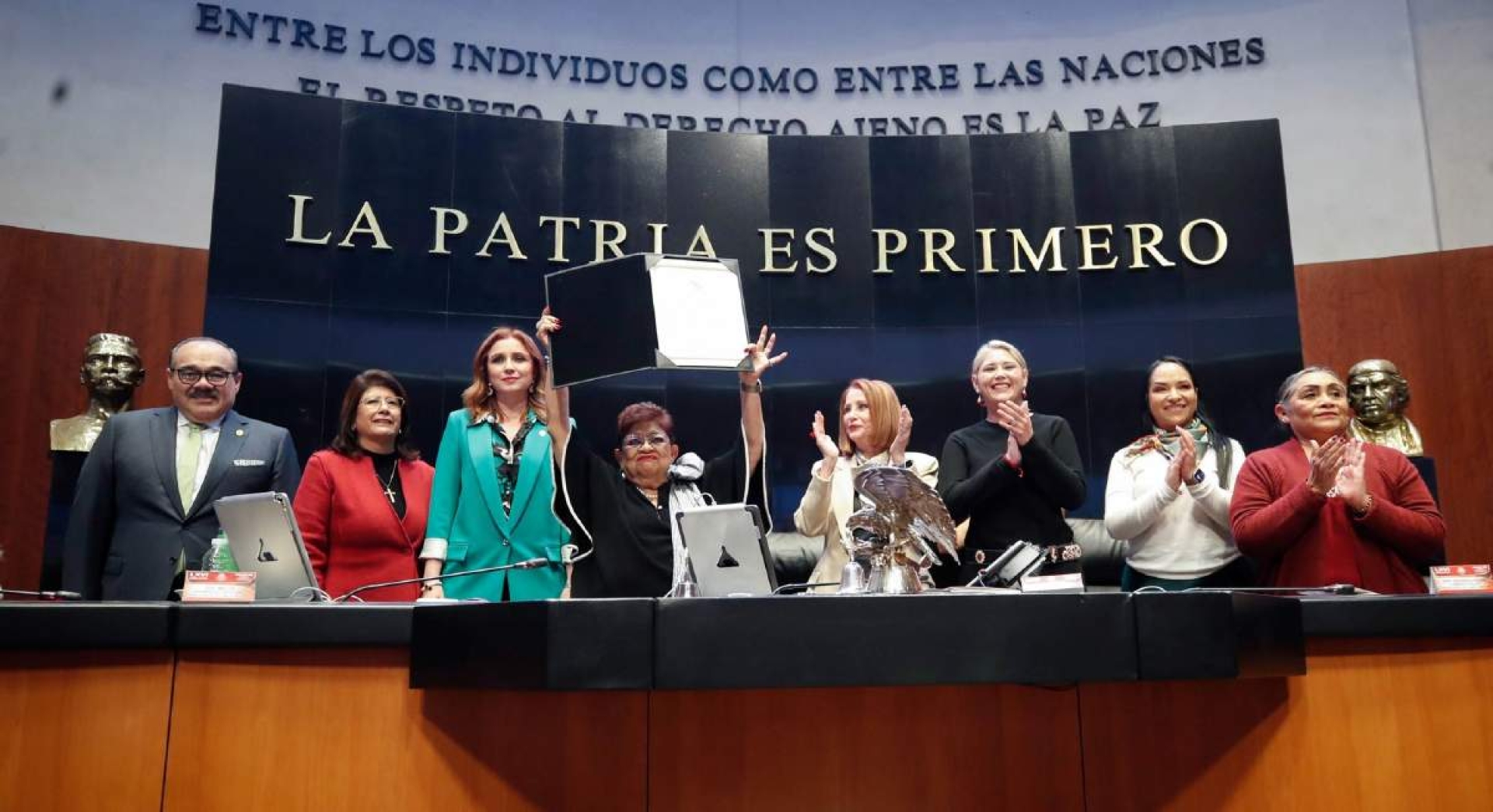 Designa Senado a Ernestina Godoy como titular de la FGR