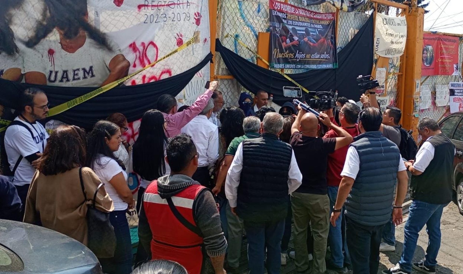 Entregan autoridades 'Carta Institucional de Garantías Universitarias' a integrantes de Resistencia Estudiantil UAEM
