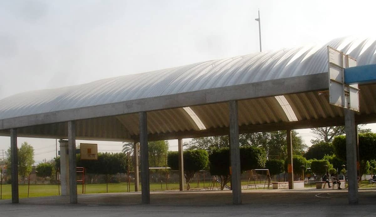 Acusan de adeudos a empresa encargada de remodelar la Unidad La Perseverancia
