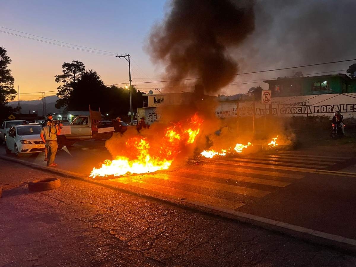 Vecinos de Tres Marías exigen liberación de tres jóvenes