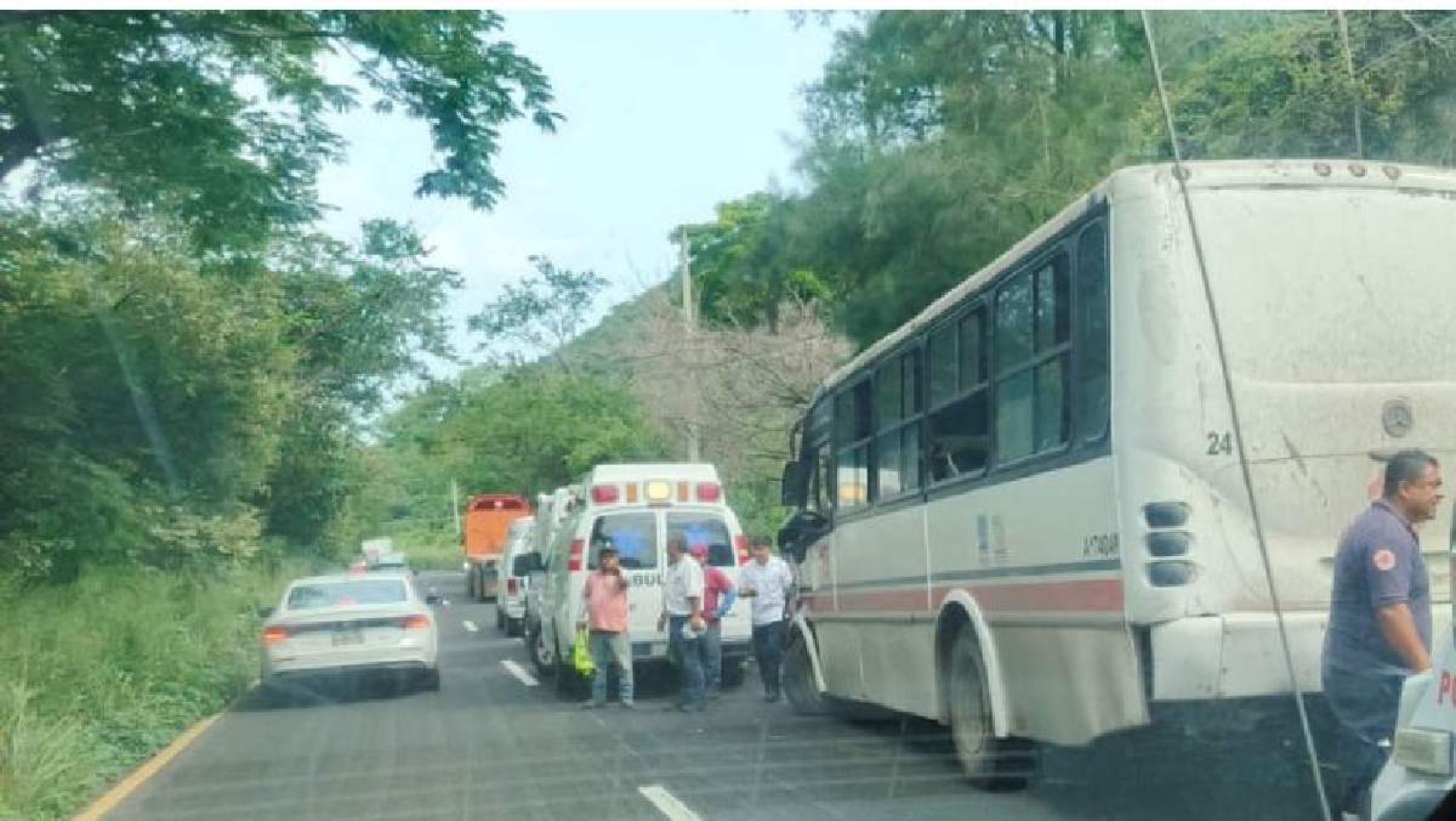 Se impacta 'ruta' contra un tráiler