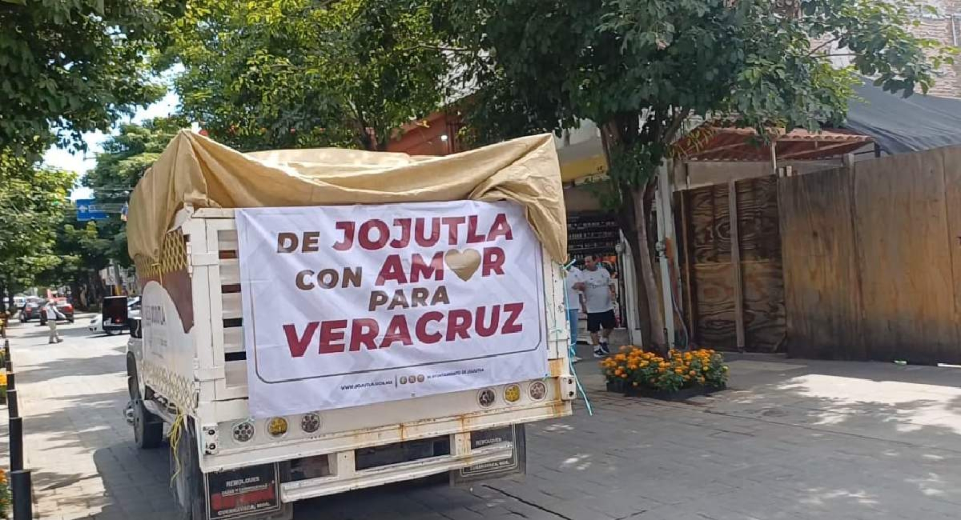 Jojutla envía 4.5 toneladas de víveres a Veracruz