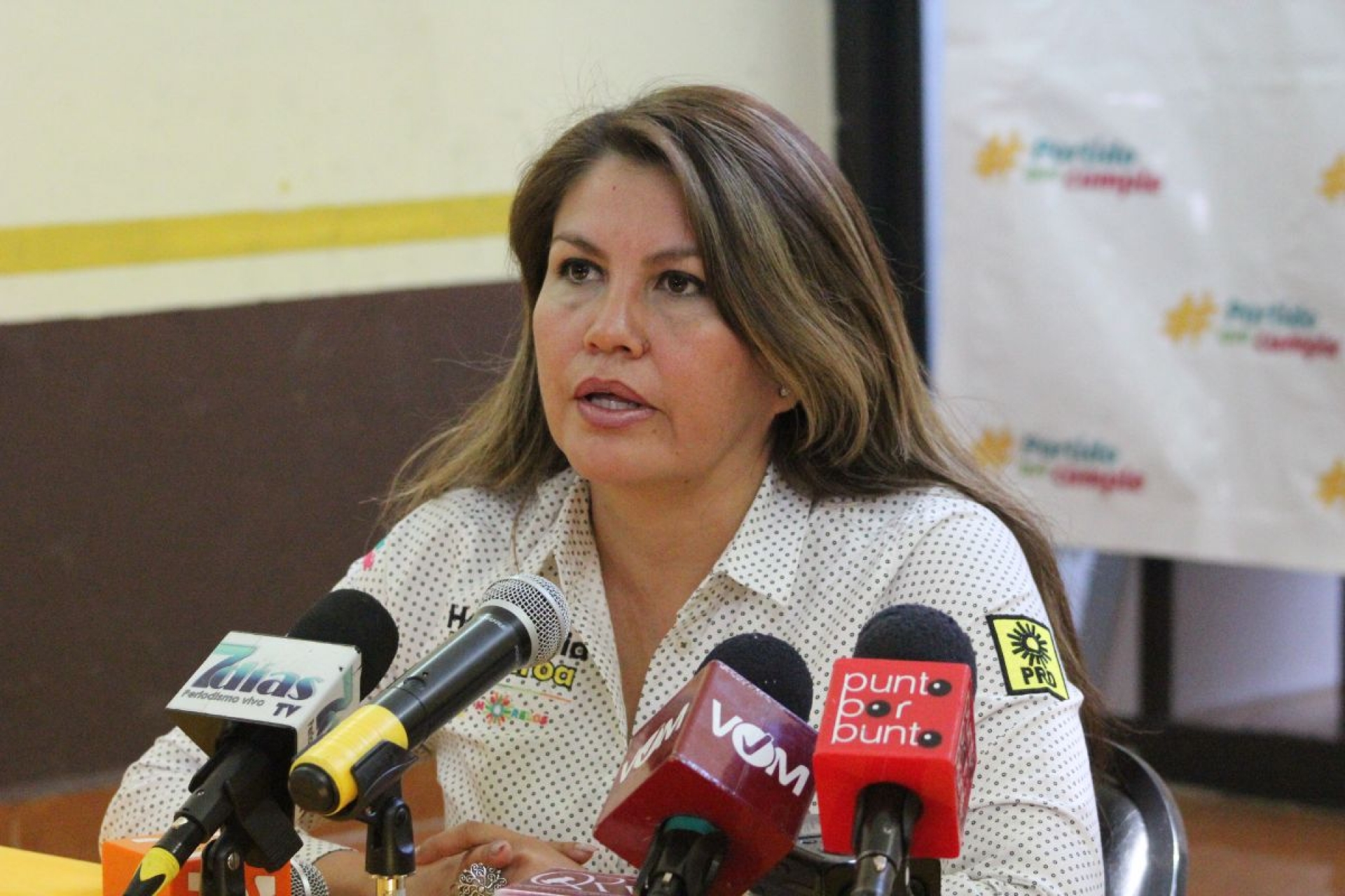 Renuncia Hortencia Figueroa a la dirigencia del PRD