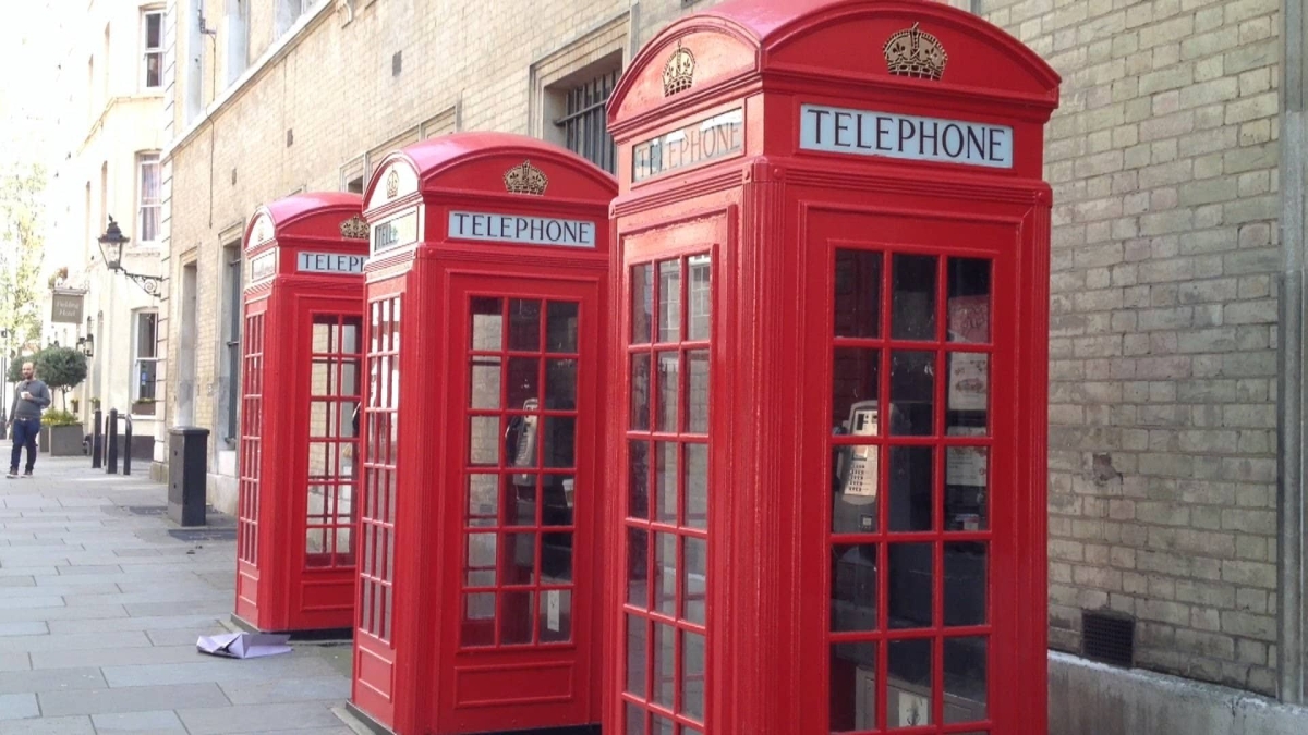 Rehabilitan cabinas telefónicas en Reino Unido tendrán WiFi y cargadores