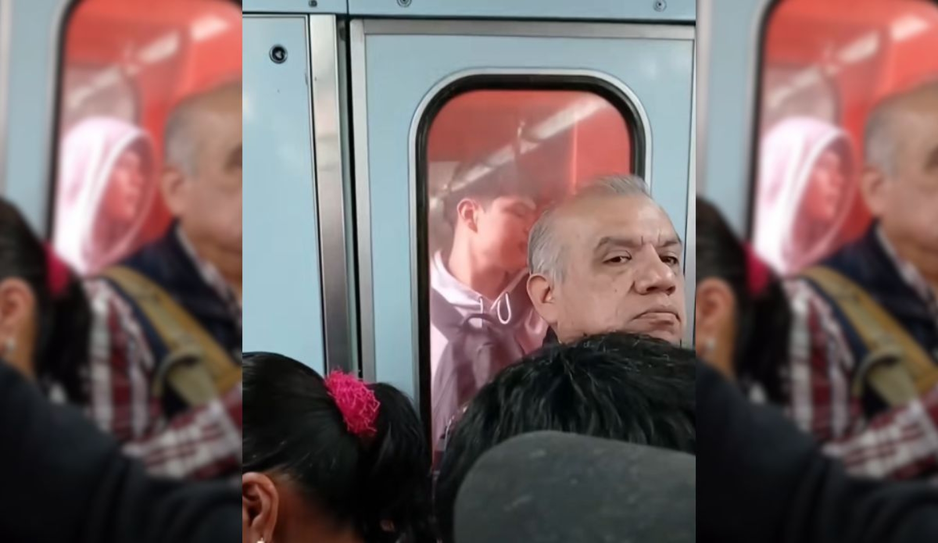 Viral: Adolescente arriesga su vida viajando entre vagones del Metro CDMX