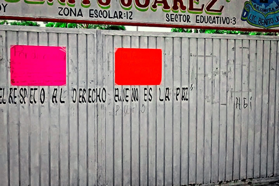 Exigen padres de familia destitución de directora de la primaria Benito Juárez