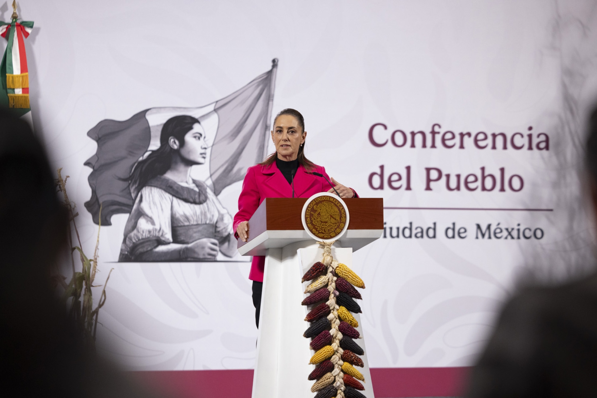 Sheinbaum señala influencia extranjera en marcha de la 'Generación Z'