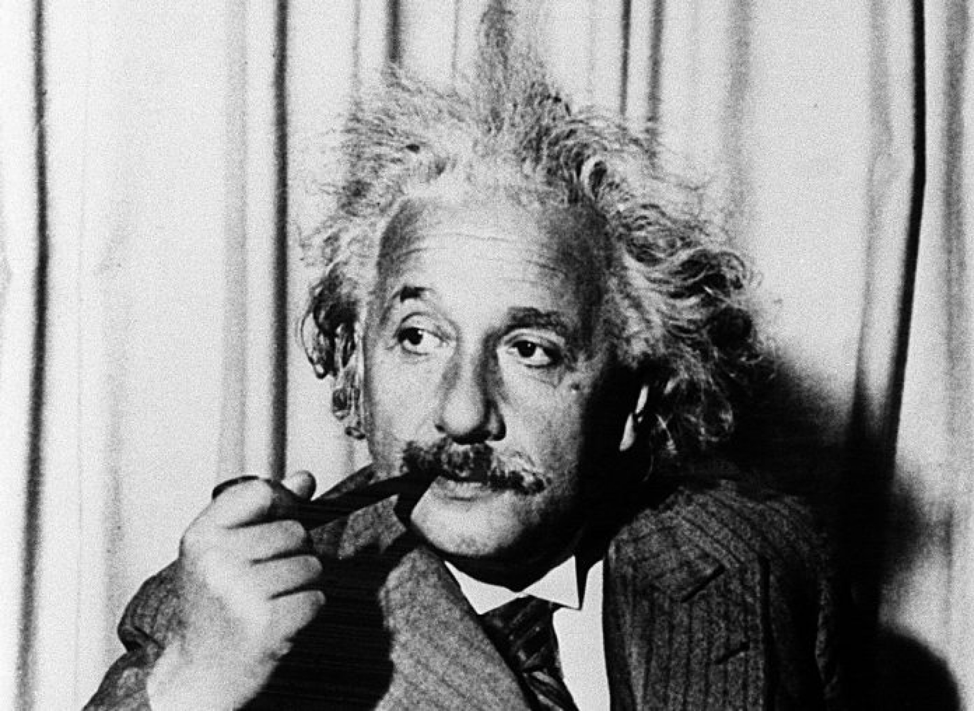 Subastan carta de Einstein donde niega existencia de Dios