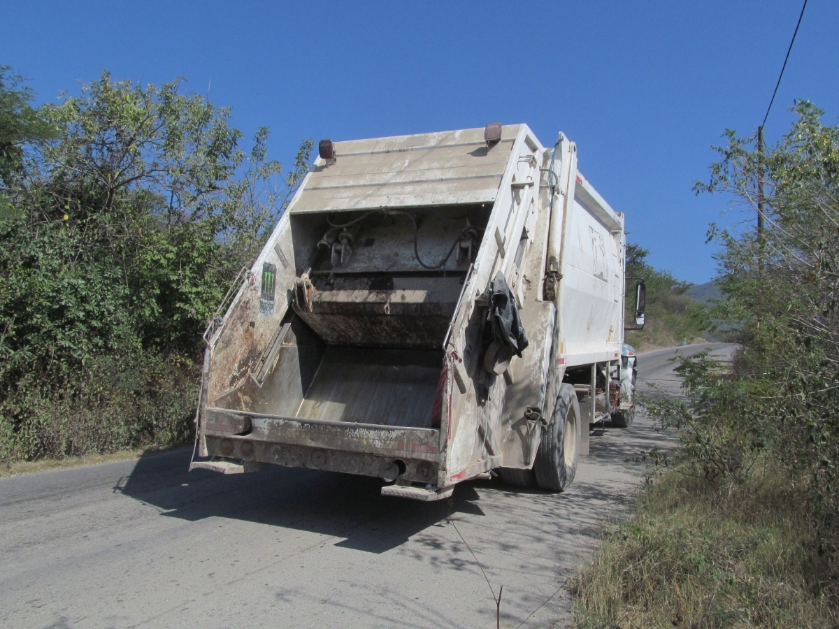 Vecinos de Teacalco en Amacuzac llevan más de 15 días sin servicio de recolección de basura