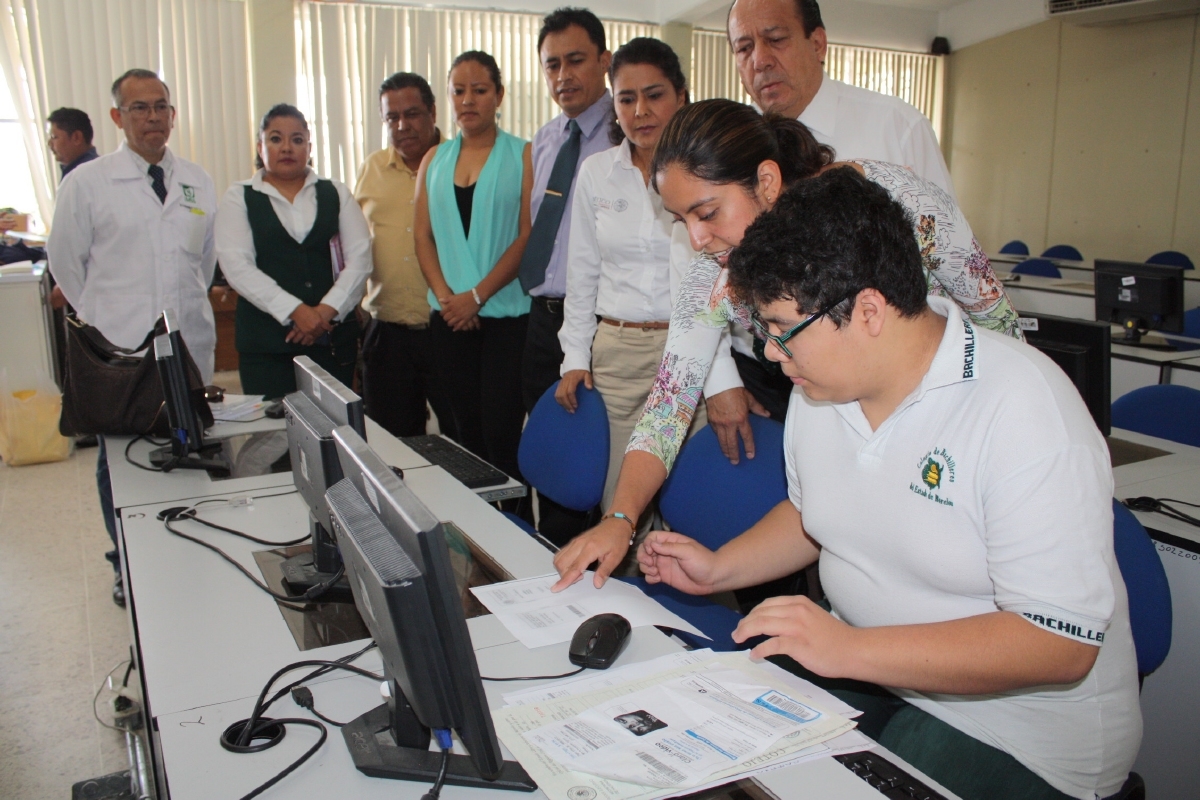 Afilia el IMSS Morelos a 3 mil 300 estudiantes del Colegio de Bachilleres y de la UAEM