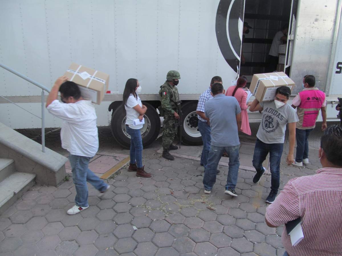 Llegan papeletas para consulta revocación de mandato