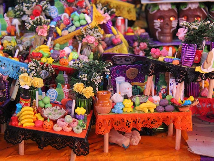 ¿Cómo se pone y qué debe llevar una ofrenda de Día de Muertos?