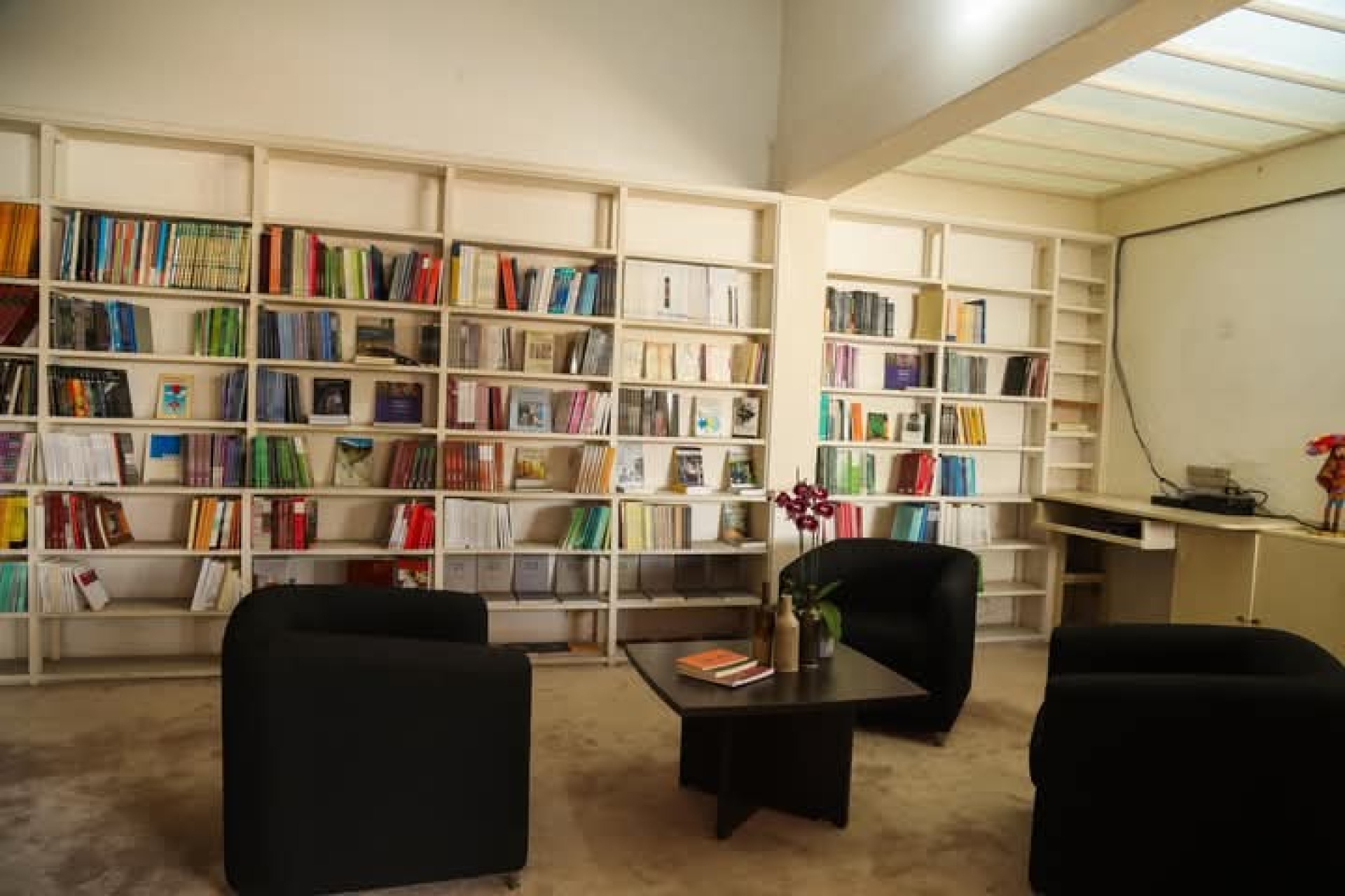 Inauguran centro intercultural de la UAEM