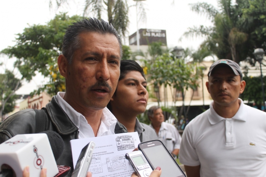 Adeudos con maestros se acumulan sin respuesta, denuncian