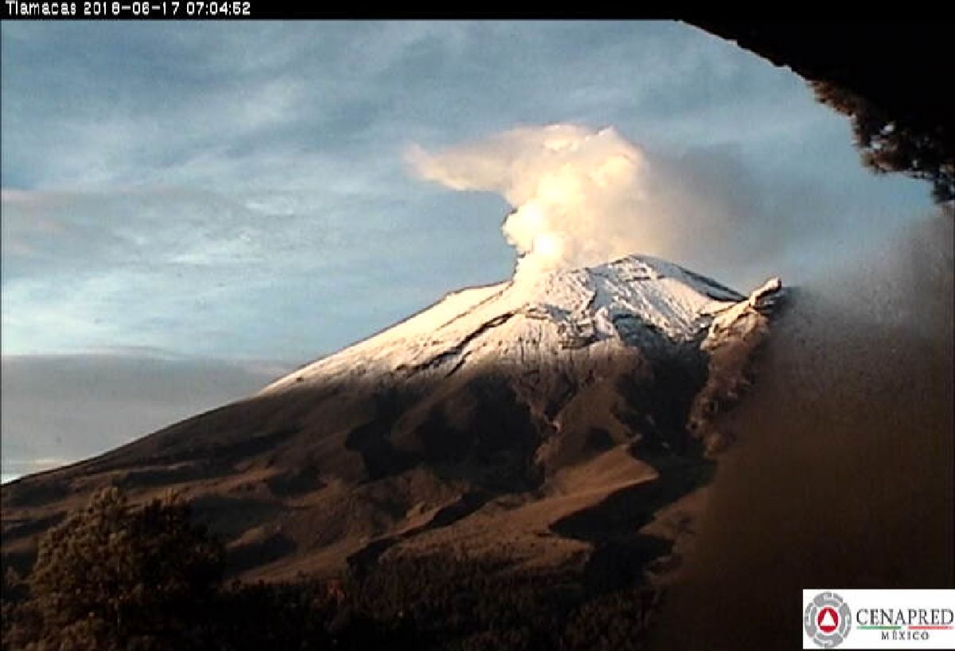 Registra el Popocatépetl dos explosiones