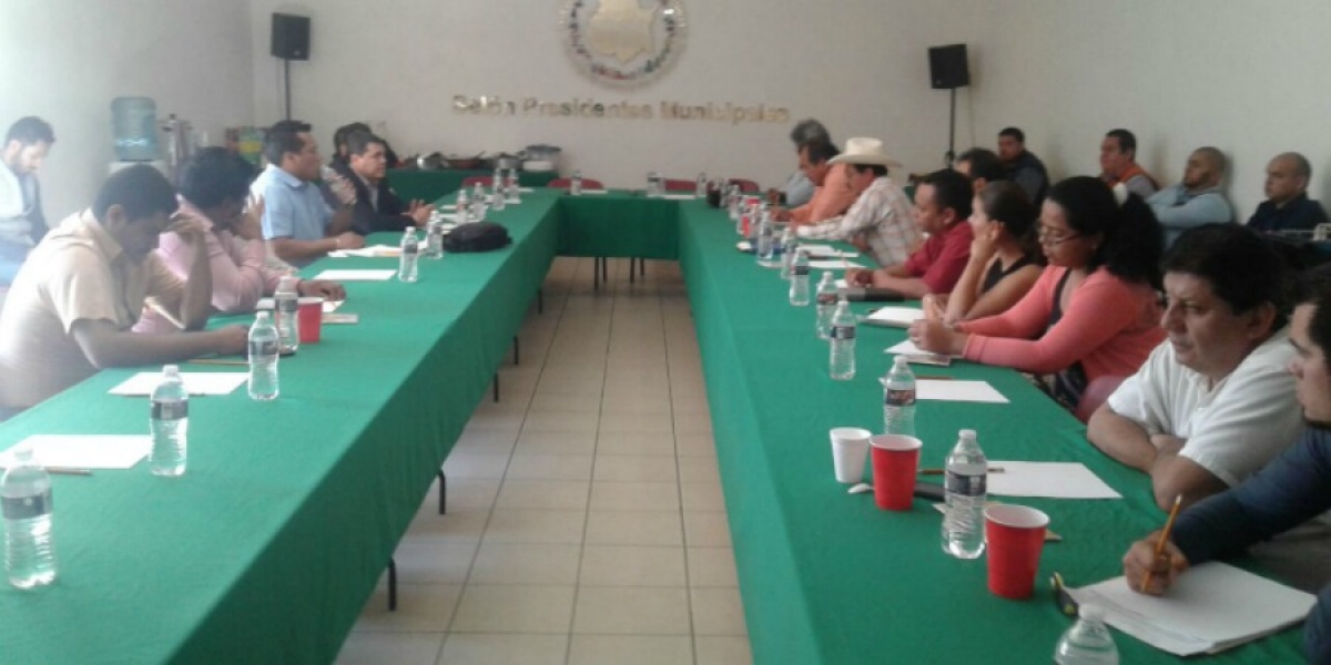 Se reúnen alcaldes para analizar defensa contra descuentos