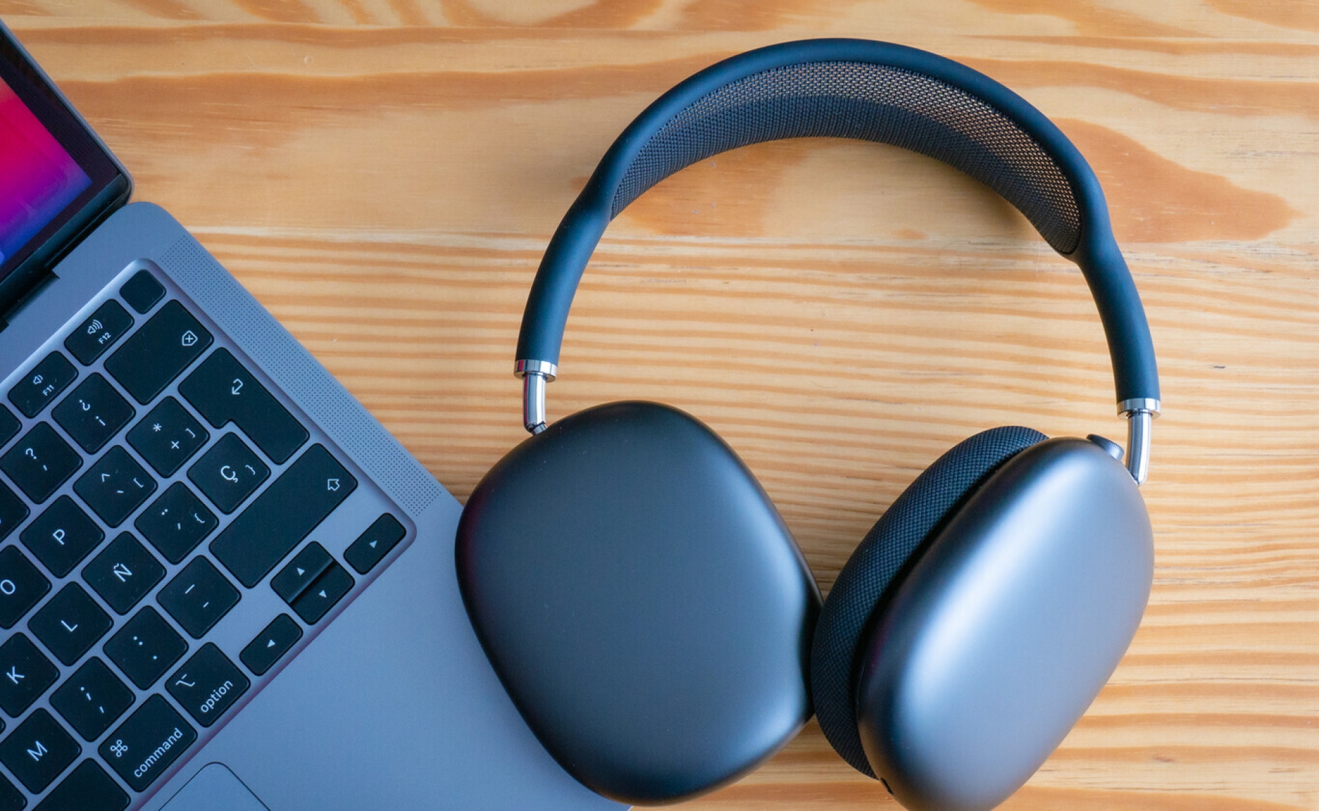 Spotify añadirá sonido HiFi a su oferta y Netflix niega estar probando el sonido espacial en su app