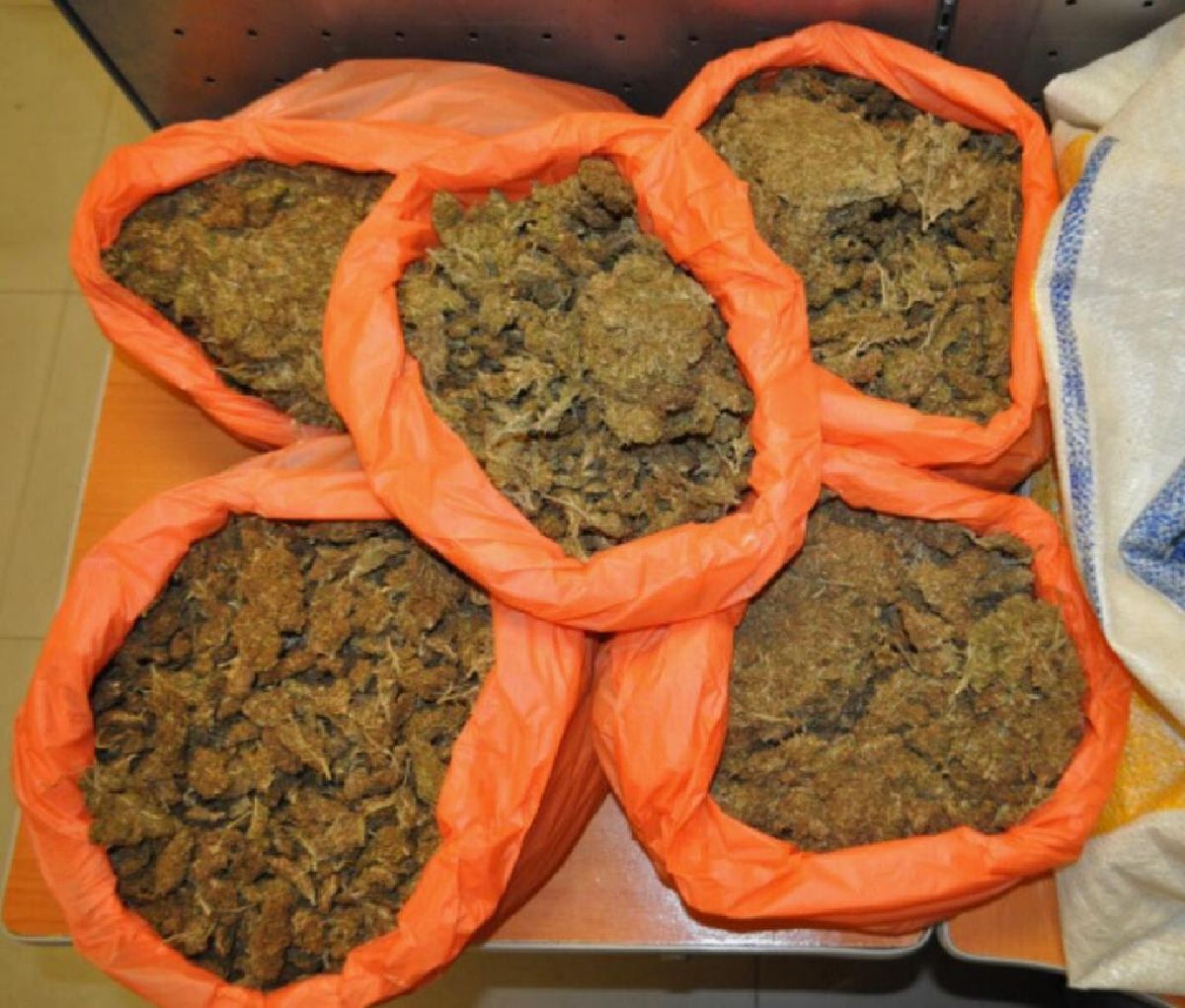 Transportaban droga en una camioneta
