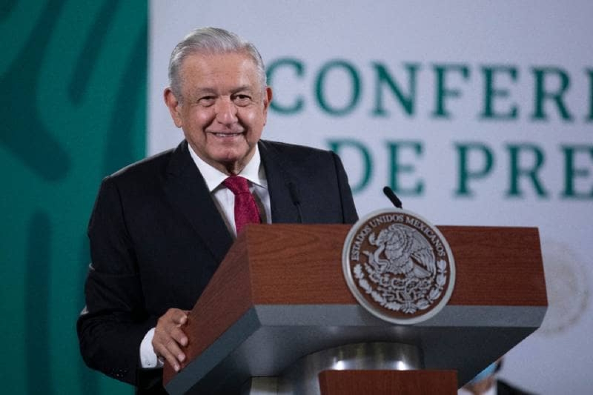 AMLO reta a "ofendidos" de la UNAM y a Quadri a manifestarse en su contra