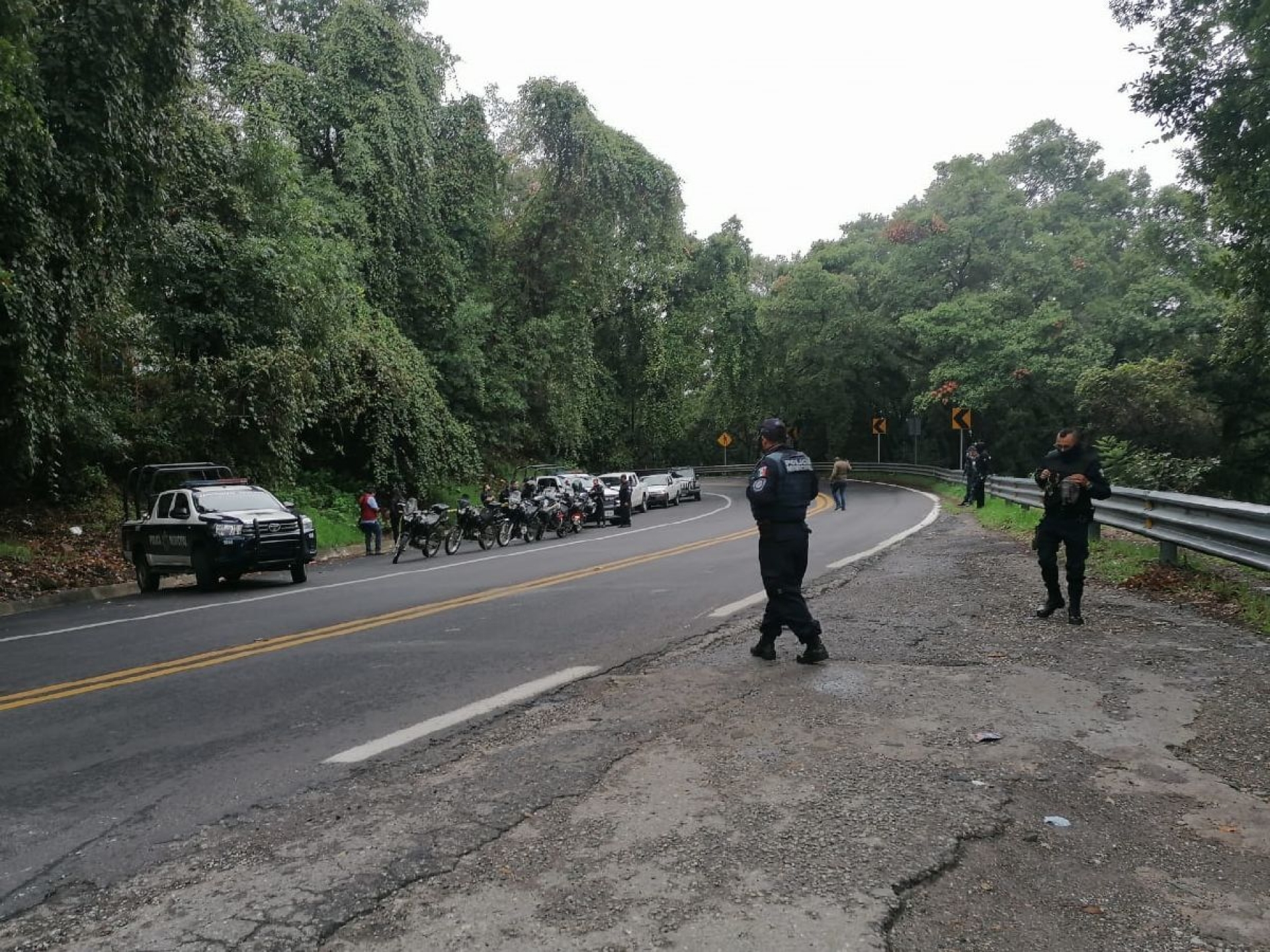 Abandonan un cadáver en Santa María Ahuacatitlán