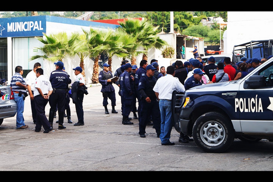 Paran labores policías de Ayala