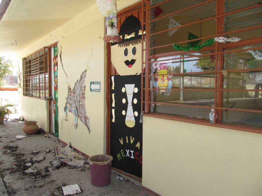 Demandan padres de familia reconstrucción de primaria de Tlaltizapán