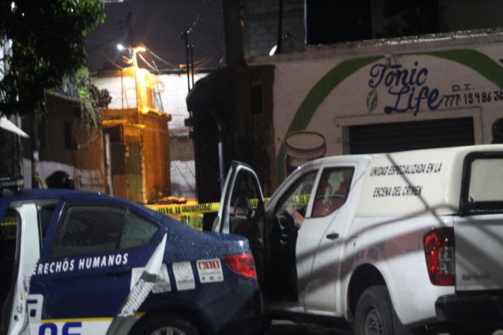 Arrestan a automovilista por agredir a policías