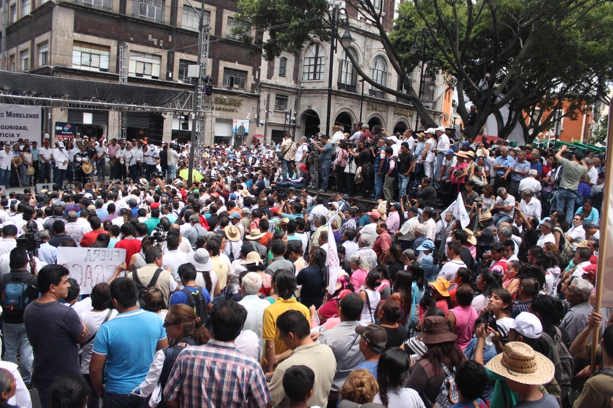 Sindicalizados se quedan en plantón en el Congreso