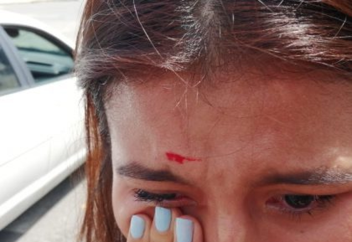 Persiguió a su esposa para golpearla