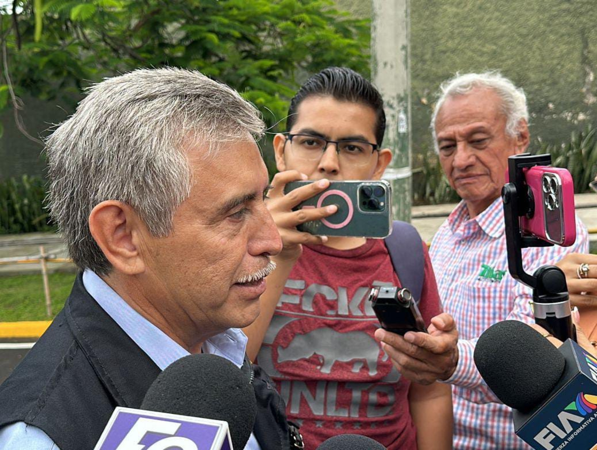 Llama alcalde a no adquirir predios en Los Pilares