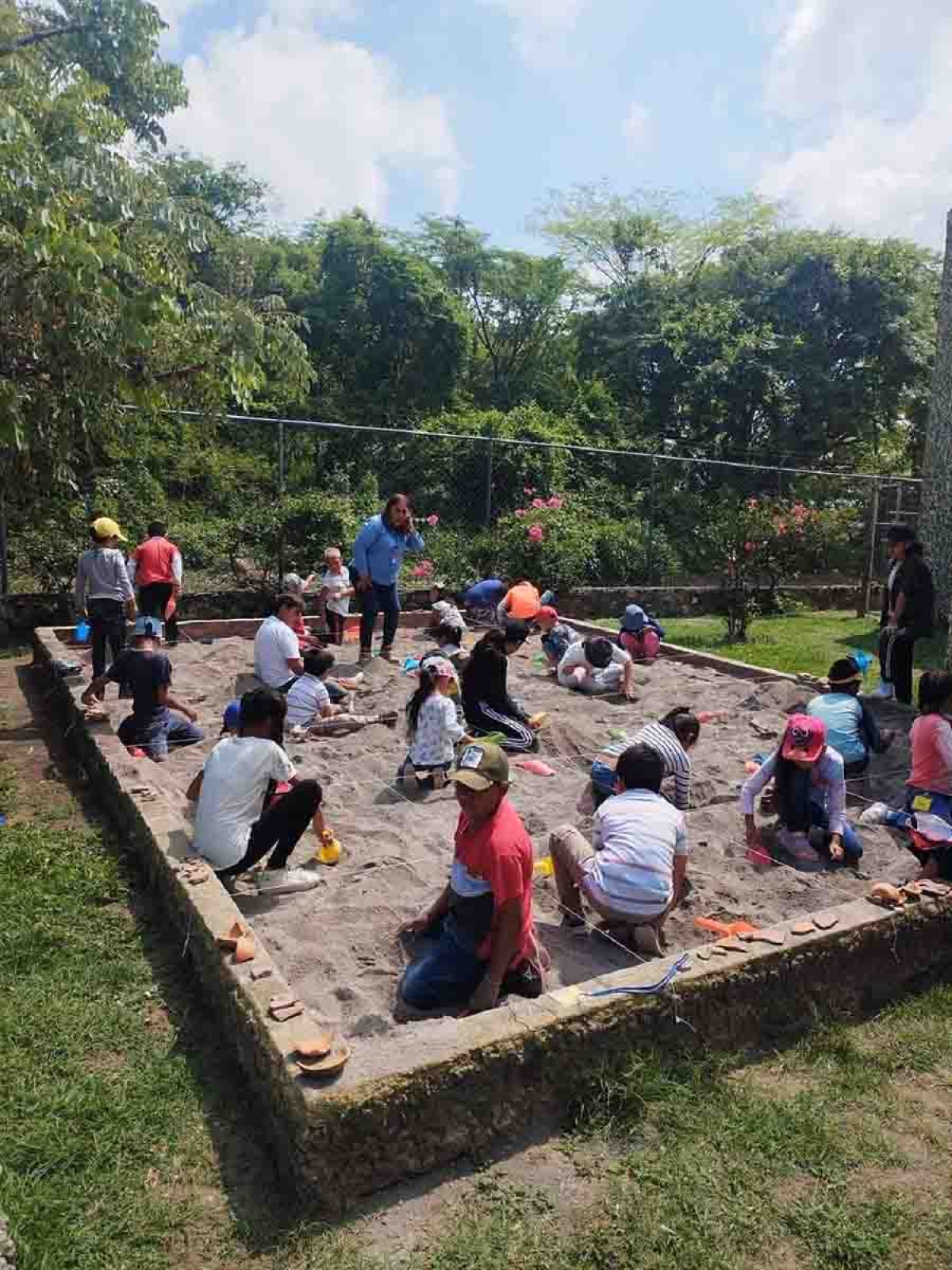 Realizan curso de verano en la Zona Arqueológica de Xochicalco