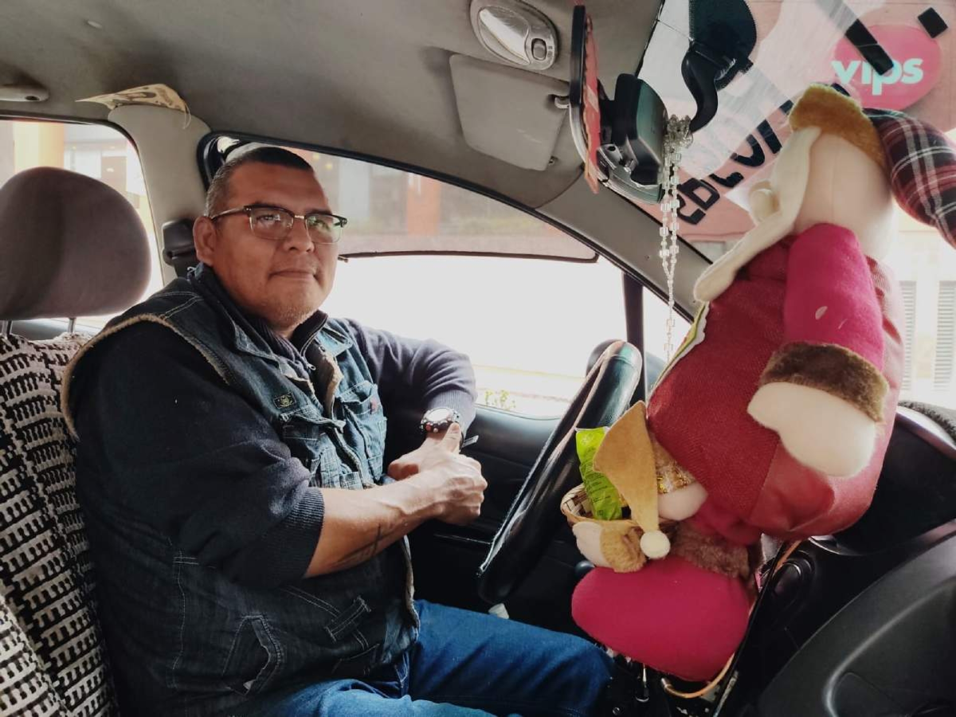 Santa Claus viaja en taxi