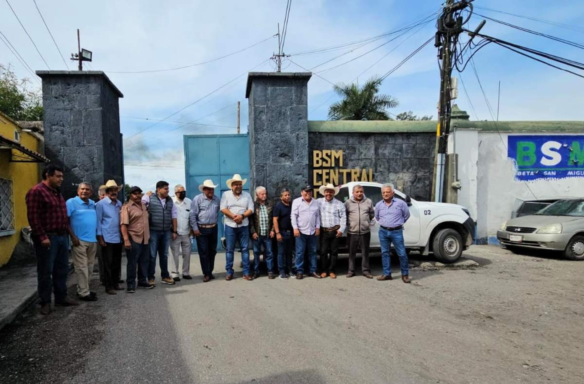 Productores de caña bloquean accesos al ingenio de Casasano