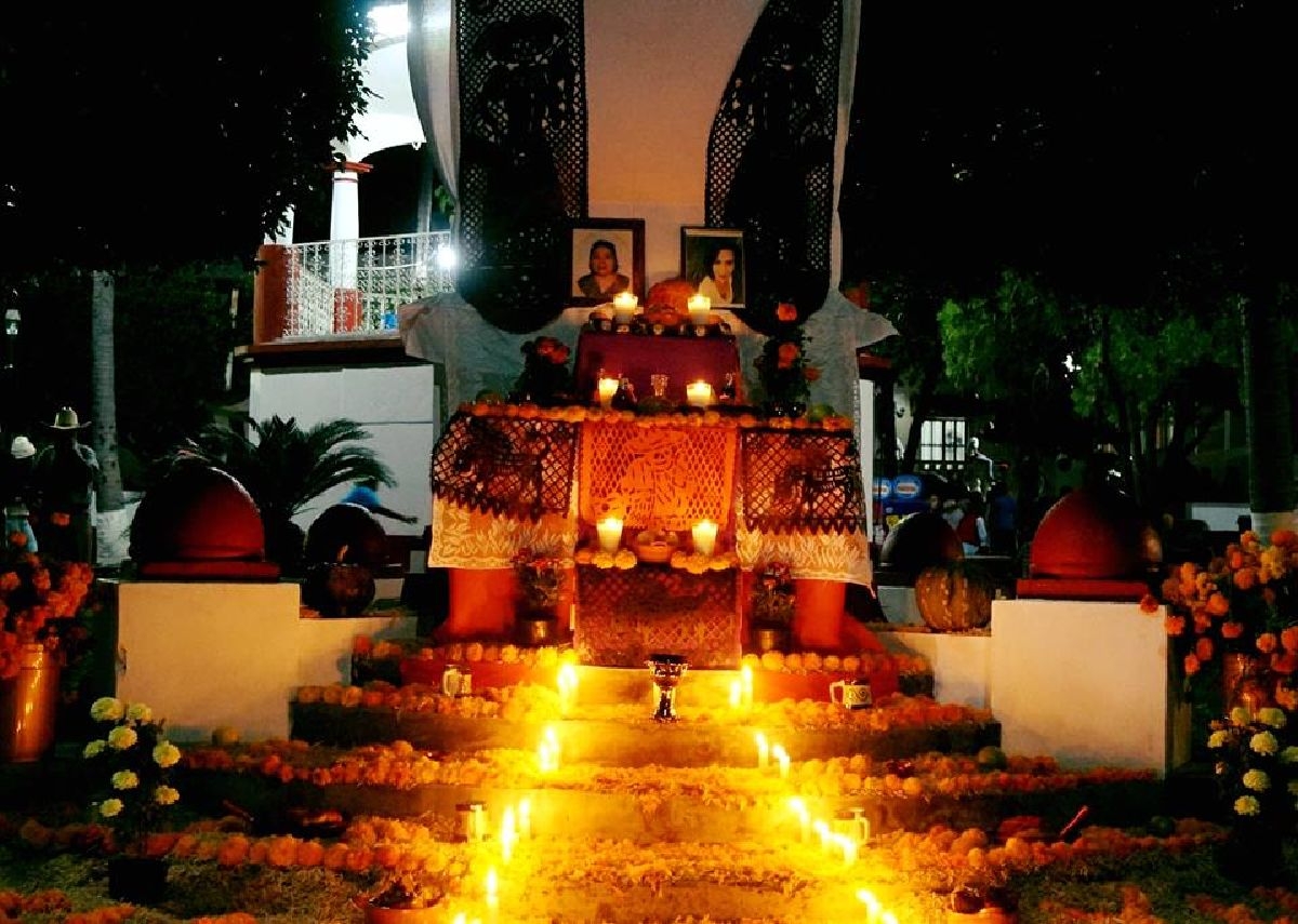 Instalan ofrenda en Tetecala en memoria de víctimas de terremoto