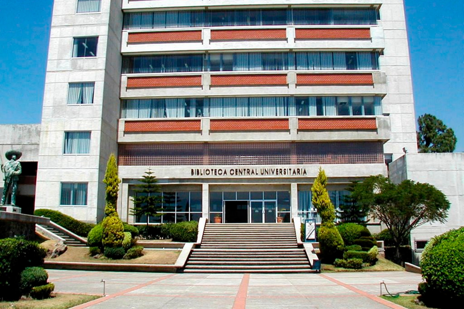 Déficit en la UAEM