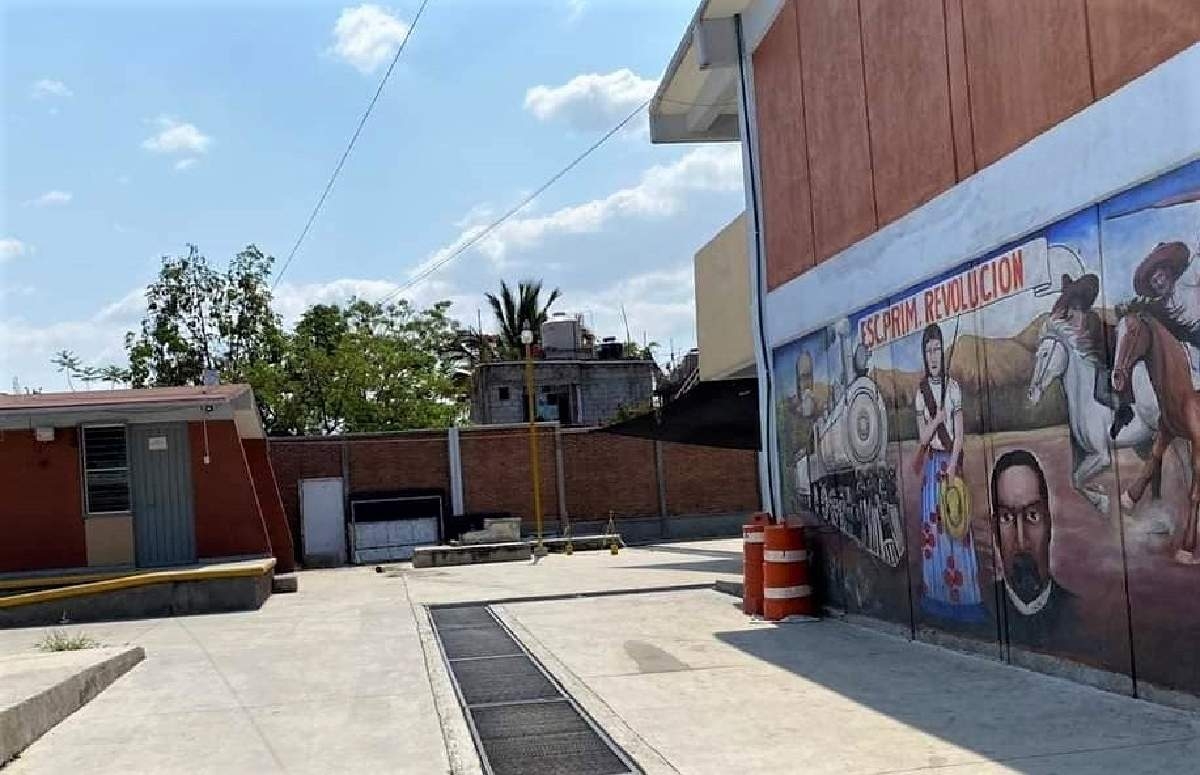 Suspenden clases en primarias de Casasano por amenazas a maestros