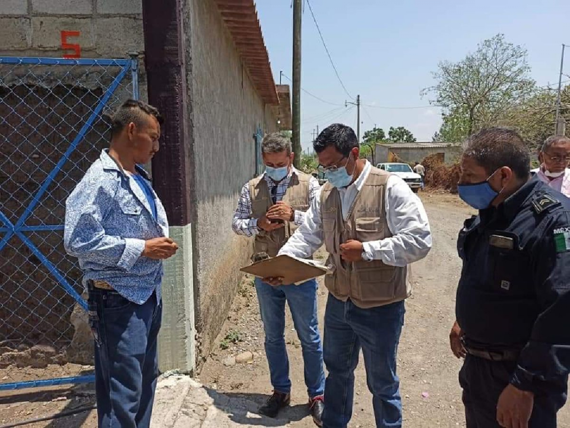 Exhortan a comerciantes de Axochiapan a no vender alcohol adulterado
