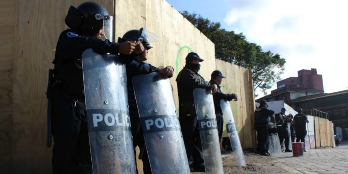 Resguardan policías el zócalo de Cuernavaca; impedirán instalación de ambulantes