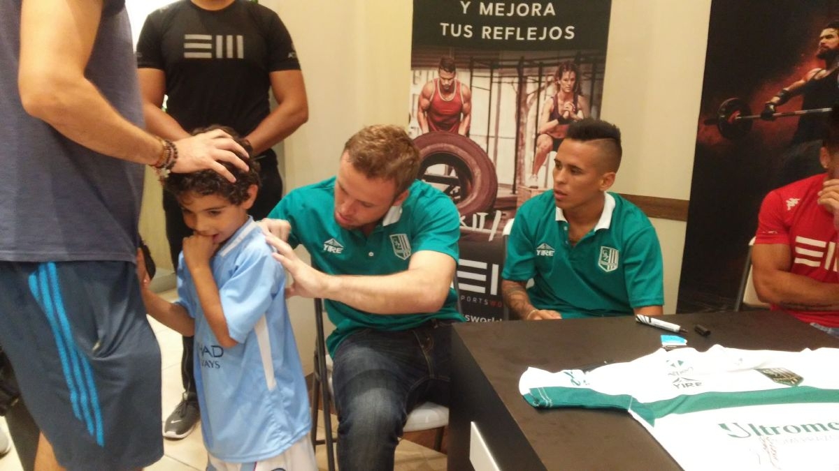 Jugadores de Atlético Zacatepec conviven con aficionados