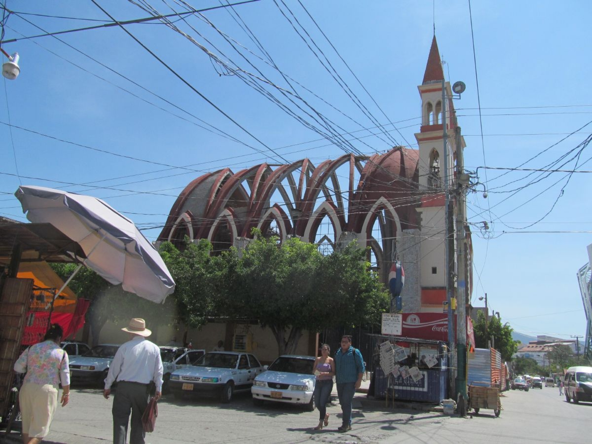 Prácticamente sin utilizar, nuevo juego de luces de iglesia de Zacatepec
