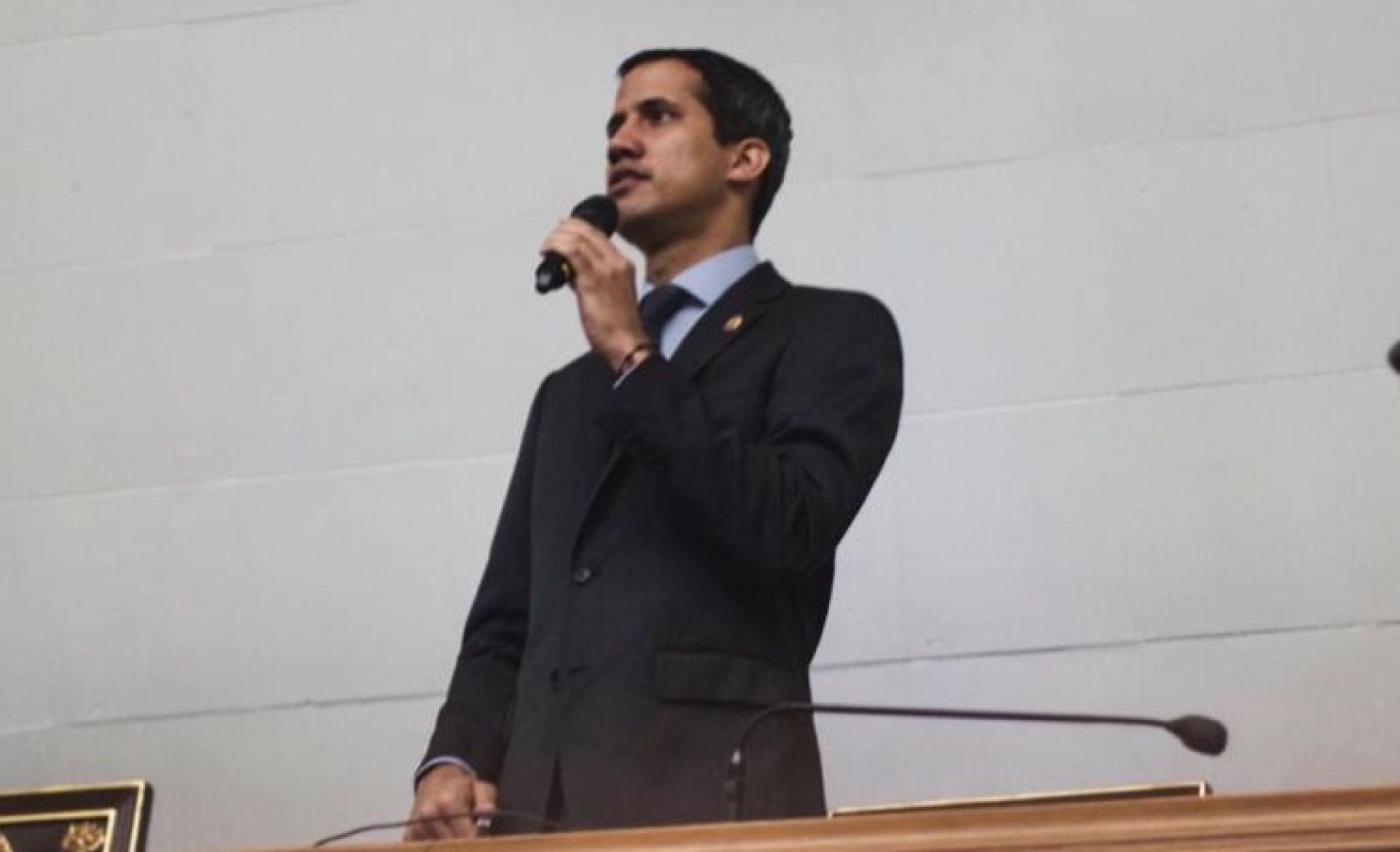 'Sí me arrestan, asuma las consecuencias': Guaidó a Maduro