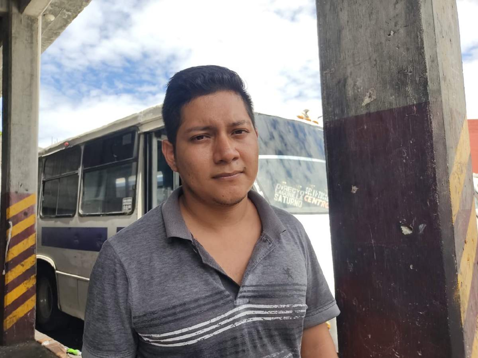 A los ocho años de edad aprendió a manejar