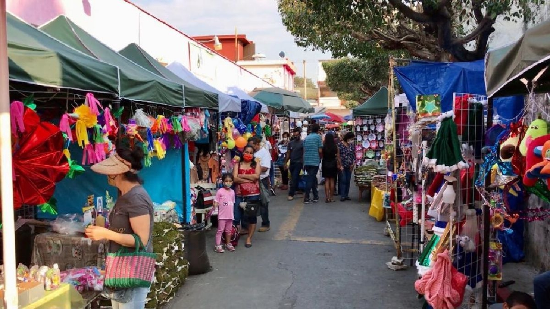 Ambulantes deben desocupar áreas invadidas del mercado “Cuautla”