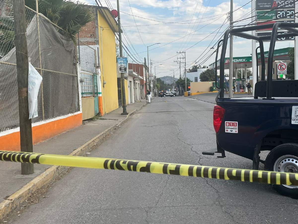 Atacan a dos hombres en un taller de motos