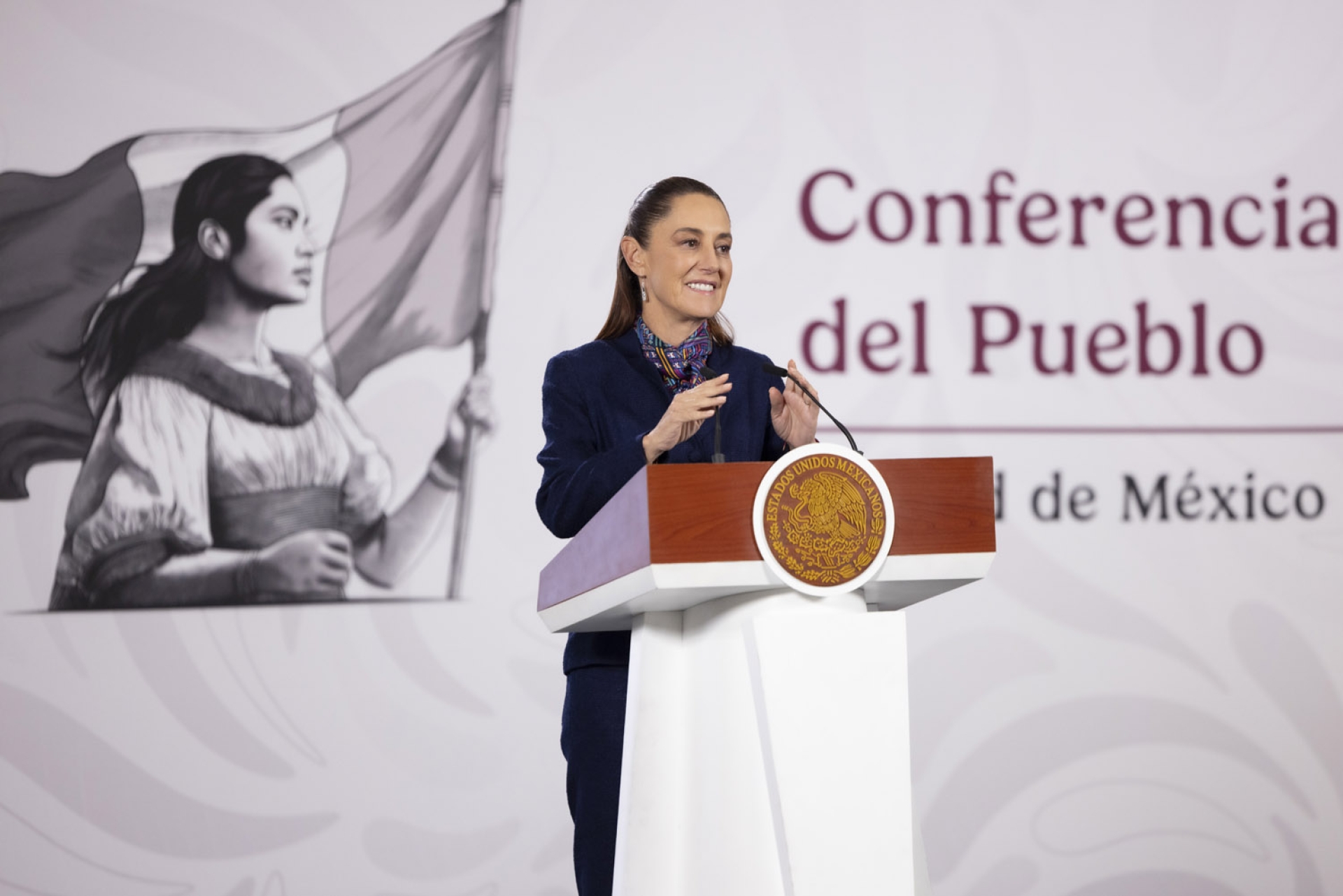 Sheinbaum aclara que hablar de revocación no es promoción política
