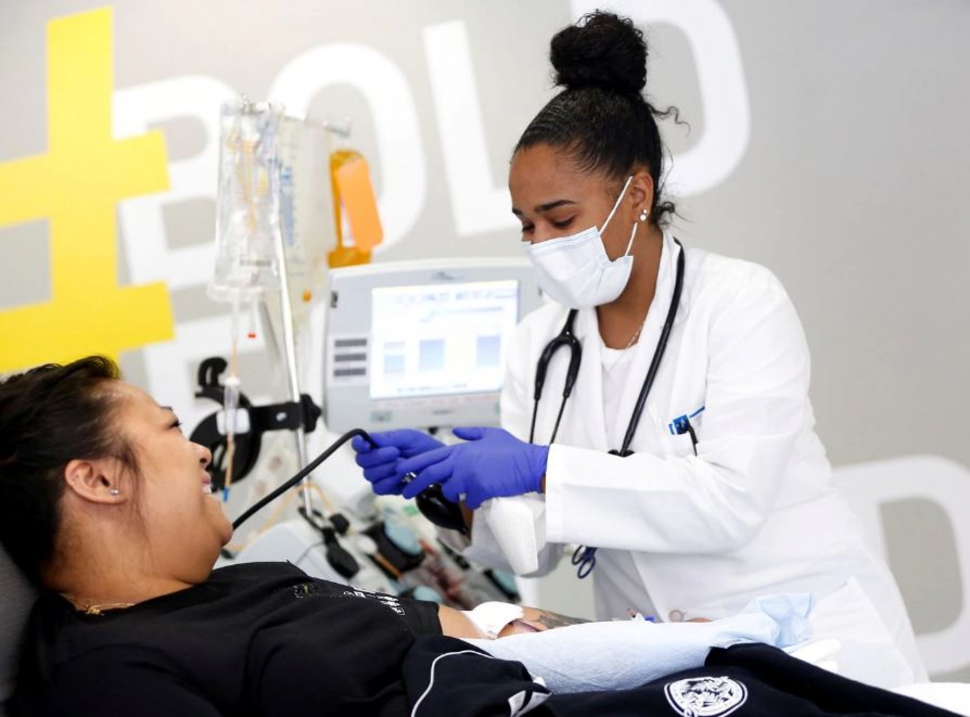 EU aprueba el tratamiento con transfusiones de plasma para pacientes con Covid-19